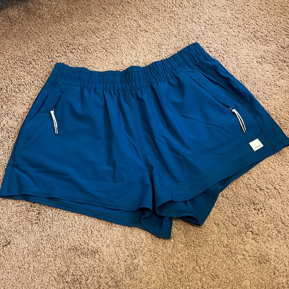 Vuori dash short size medium color cosmo